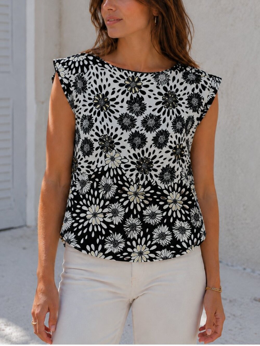 ZARA Black White Floral Blouse Sleeveless Top Lightweight Size XS